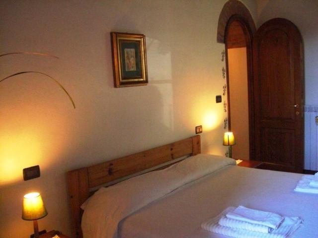 La Morosa Hostal Castel Rigone Exterior foto