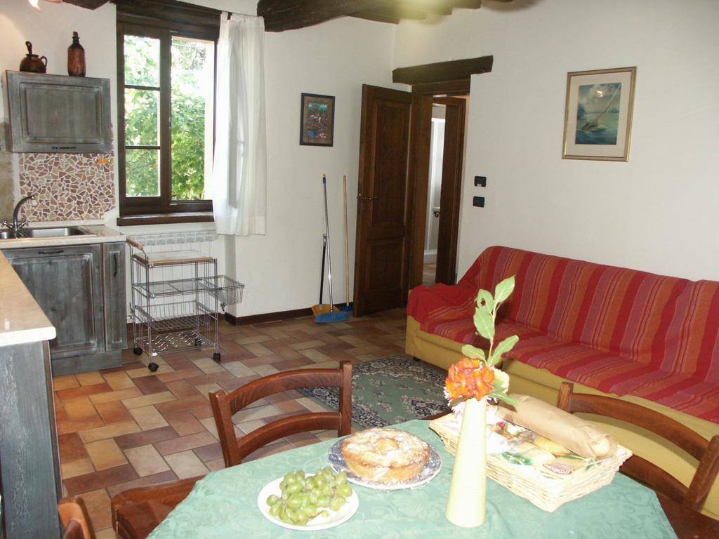 La Morosa Hostal Castel Rigone Exterior foto